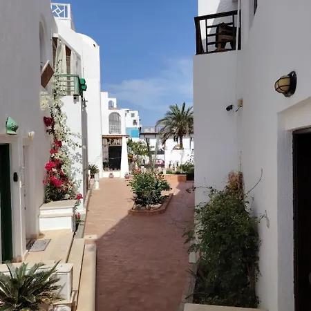 Отель Gardenia House